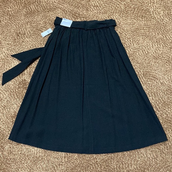 🆕 Black Flare Skirt - Picture 5 of 8